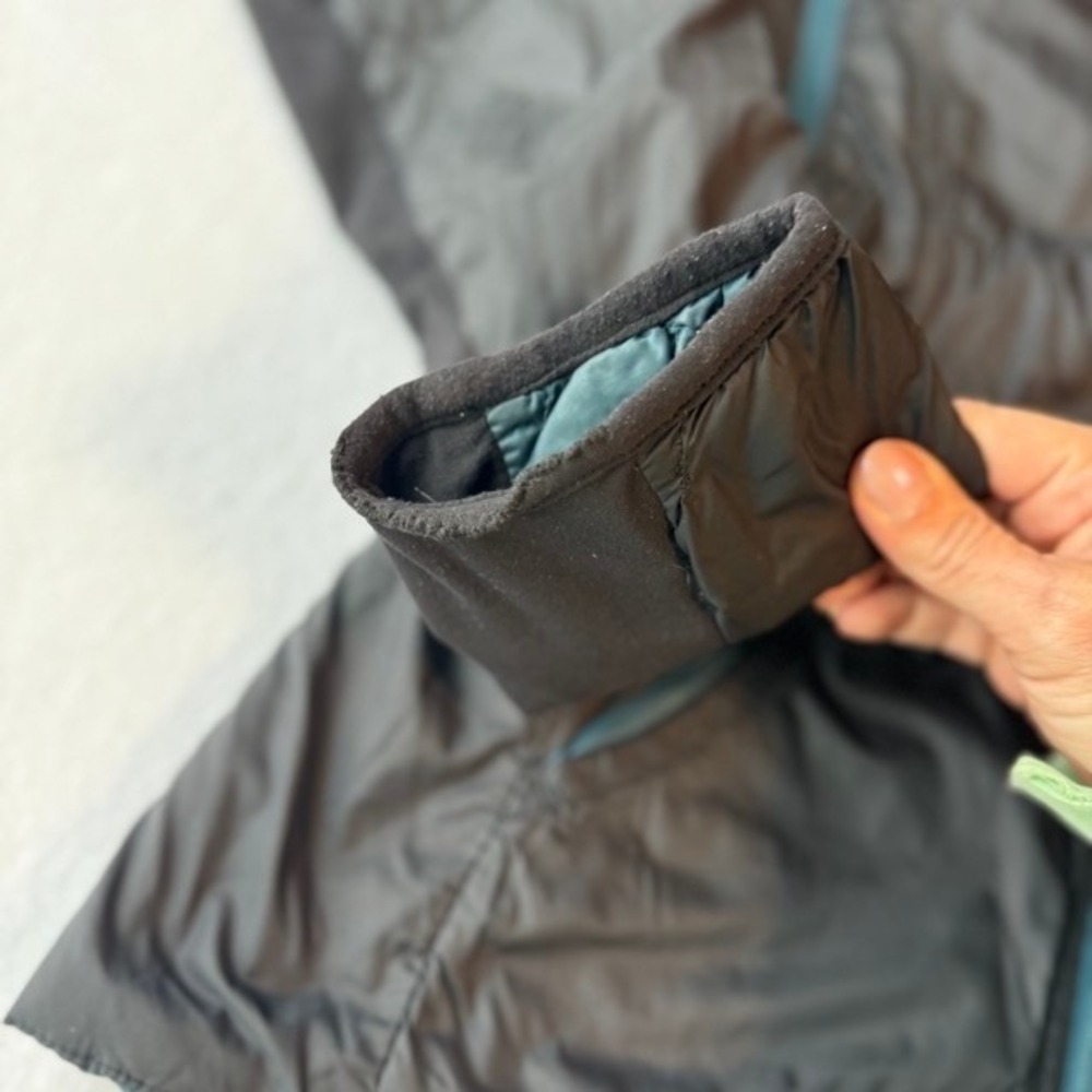 Lululemon Womens Run Turn Around Reversible Down Jacket in black and teal Sz 8 - Picture 4 of 11